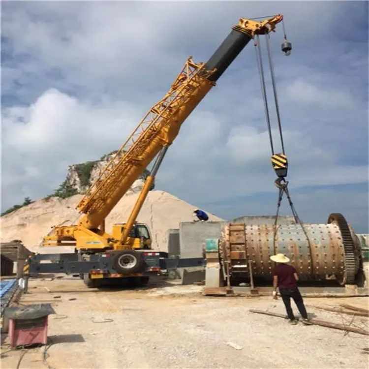 炉霍吊车的运输费用是否包含在租赁费用中